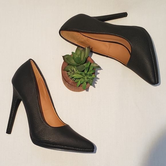 Qupid Shoes - 🇺🇸 Qupid Black Snake Texture Heel Size 6